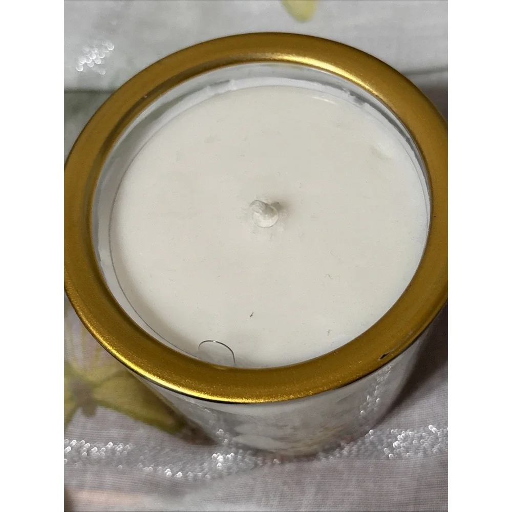 New World Market Christmas Eve Scented Candle‎ 7 Oz